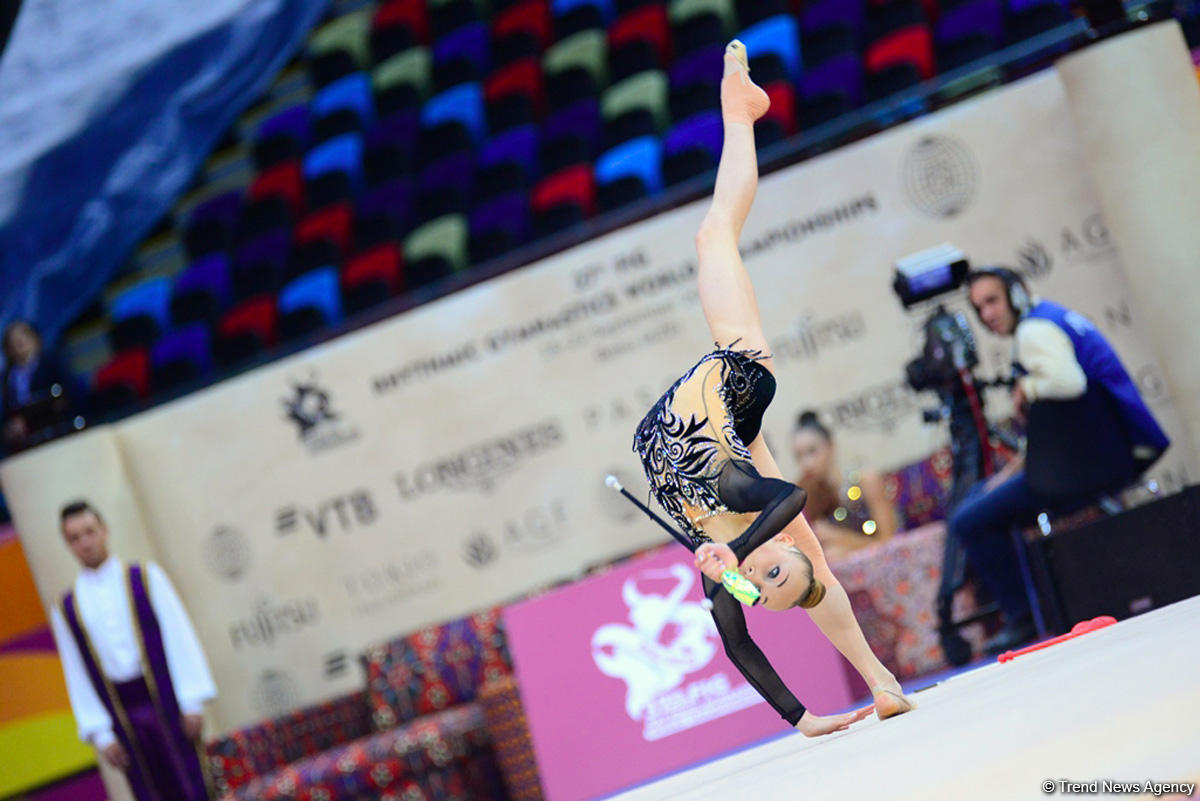 Best moments of Day 3 in 37th Rhythmic Gymnastics World Championships in Baku (PHOTO)