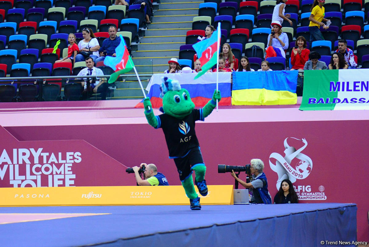 Best moments of Day 3 in 37th Rhythmic Gymnastics World Championships in Baku (PHOTO)