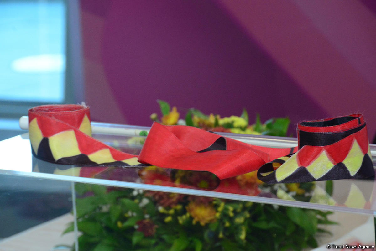 Gymnastic ribbon of Yana Batyrshina sold for 2,500 euros at auction in Baku (PHOTO)