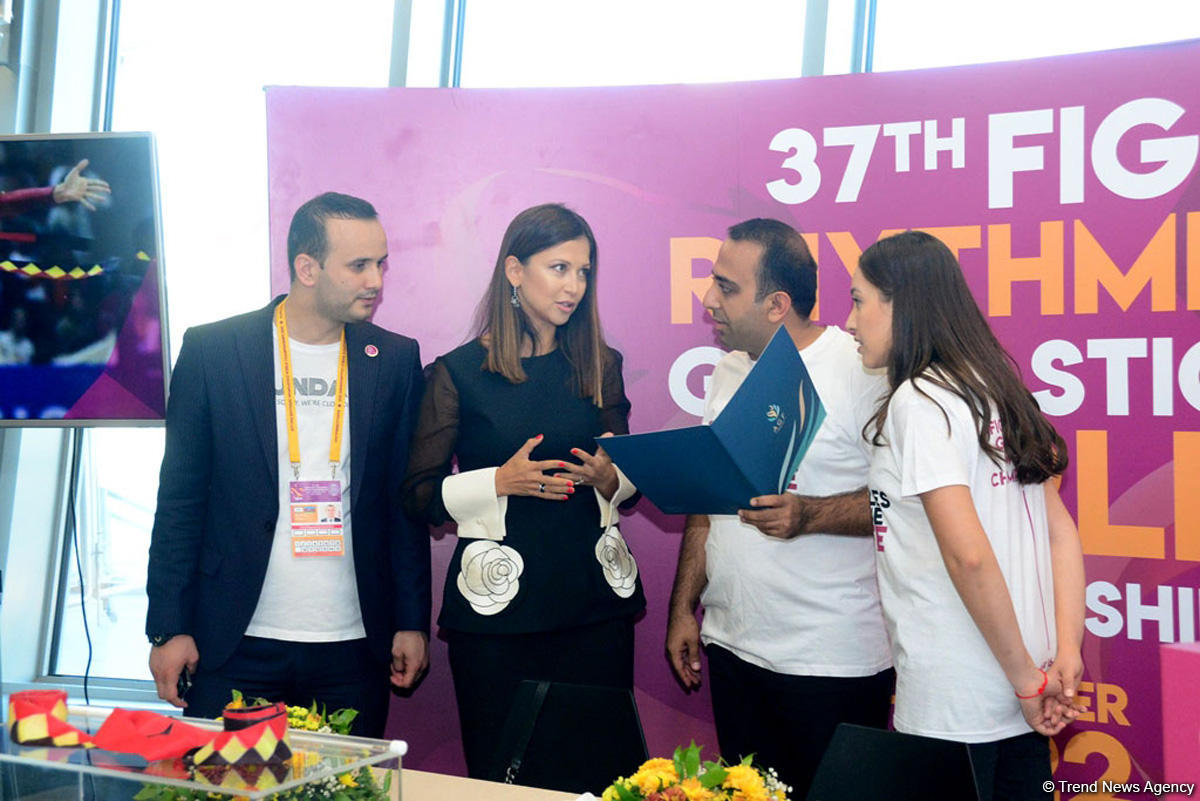 Gymnastic ribbon of Yana Batyrshina sold for 2,500 euros at auction in Baku (PHOTO)