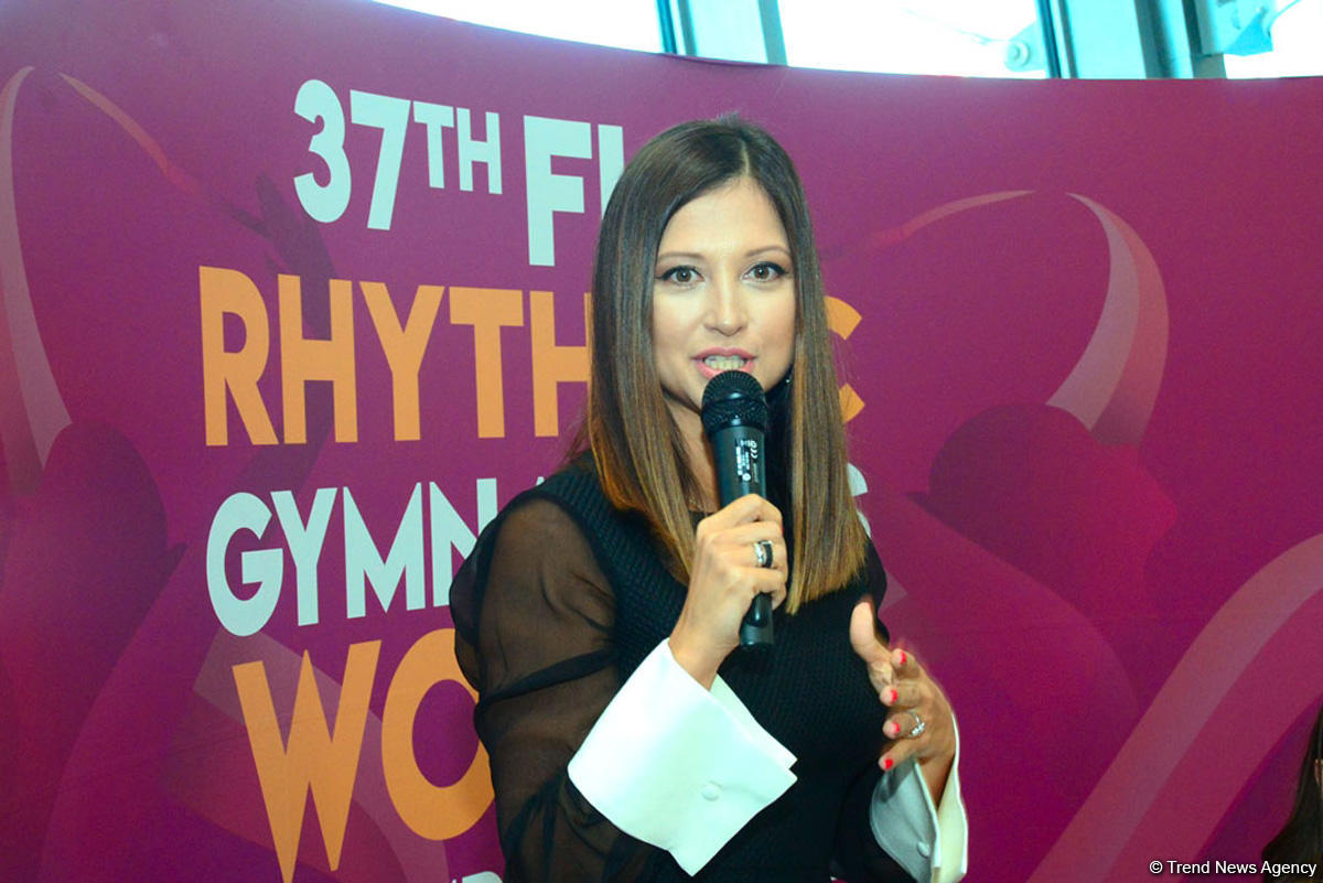 Gymnastic ribbon of Yana Batyrshina sold for 2,500 euros at auction in Baku (PHOTO)