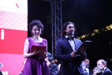Вечерний Баку. Солтан бек и Мешади Ибад вышли на Площадь фонтанов (ВИДЕО, ФОТО)