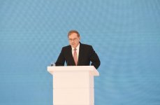 Президент Ильхам Алиев принял участие в церемонии по случаю 25-летия «Контракта века» и Дня нефтяников (ФОТО)