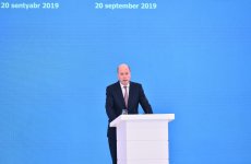 Президент Ильхам Алиев принял участие в церемонии по случаю 25-летия «Контракта века» и Дня нефтяников (ФОТО)
