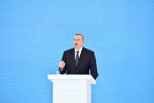 Президент Ильхам Алиев принял участие в церемонии по случаю 25-летия «Контракта века» и Дня нефтяников (ФОТО)