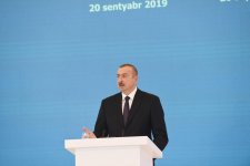 Президент Ильхам Алиев принял участие в церемонии по случаю 25-летия «Контракта века» и Дня нефтяников (ФОТО)