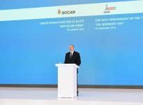 Президент Ильхам Алиев принял участие в церемонии по случаю 25-летия «Контракта века» и Дня нефтяников (ФОТО)