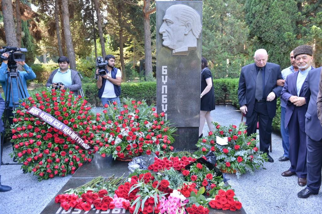В Баку почтили память великого Бюльбюля (ФОТО)