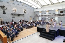 Вице-президент Фонда Гейдара Алиева Лейла Алиева присутствовала на премьере антрепризы «Насими» (ФОТО)