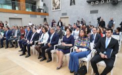 Вице-президент Фонда Гейдара Алиева Лейла Алиева присутствовала на премьере антрепризы «Насими» (ФОТО)