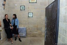 В рамках Фестиваля Насими во Дворце Ширваншахов открылась выставка İrfani sirlər (ФОТО)