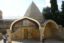 В рамках Фестиваля Насими во Дворце Ширваншахов открылась выставка İrfani sirlər (ФОТО)