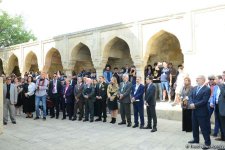 В рамках Фестиваля Насими во Дворце Ширваншахов открылась выставка İrfani sirlər (ФОТО)