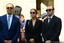 В рамках Фестиваля Насими во Дворце Ширваншахов открылась выставка İrfani sirlər (ФОТО)