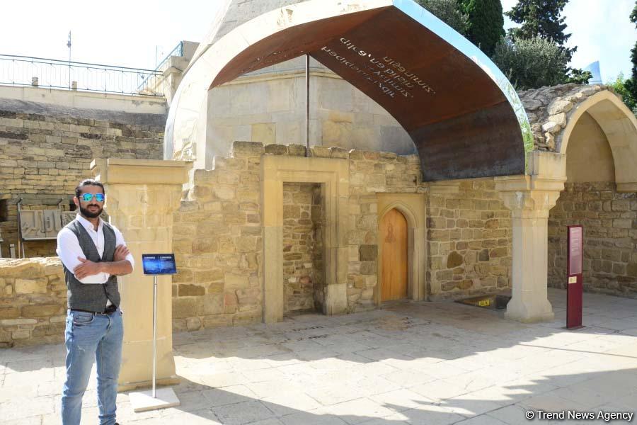 В рамках Фестиваля Насими во Дворце Ширваншахов открылась выставка İrfani sirlər (ФОТО)