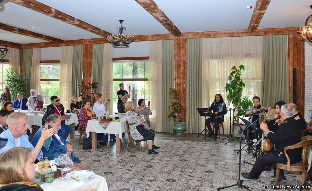 Величие мугама и классической поэзии на родине Насими в Шамахы (ФОТО)