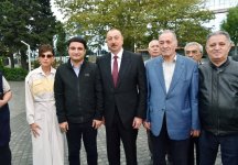 Президент Ильхам Алиев и Первая леди Мехрибан Алиева ознакомились с условиями после капитальной реконструкции в парке на проспекте Ататюрка в Баку (ФОТО) (Версия 2)