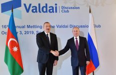 Azerbaijani, Russian presidents meet in Sochi (PHOTO)
