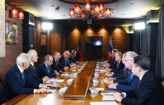 Azerbaijani, Russian presidents meet in Sochi (PHOTO)