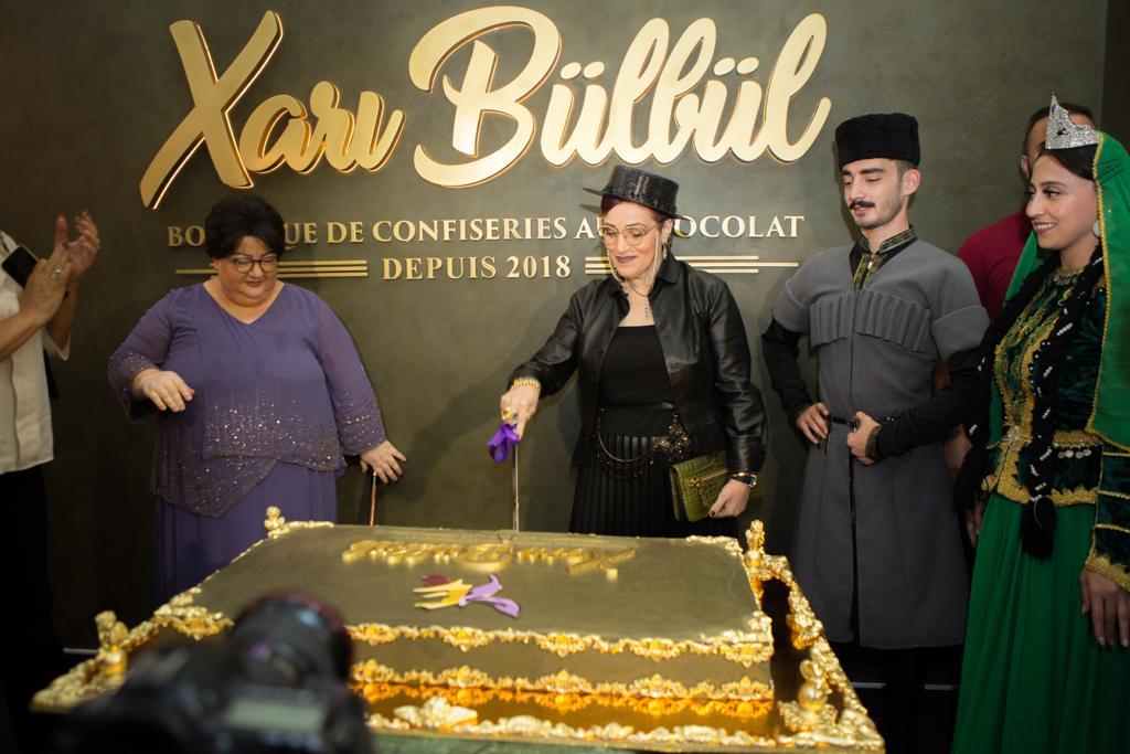 В Баку состоялось открытие Xarı Bülbül - шоколадные и кондитерские изделия ручной работы (ФОТО)