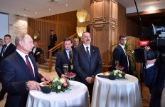 President Aliyev meets participants of 16th Annual Meeting of Valdai International Discussion Club (PHOTO)