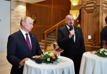 President Aliyev meets participants of 16th Annual Meeting of Valdai International Discussion Club (PHOTO)