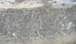 Птицы пьют воду с древних надгробий – удивительное кладбище в Шамахы (ФОТО)