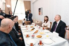 Президент Ильхам Алиев и Первая леди Мехрибан Алиева приняли участие в открытии жилого комплекса «Гобу Парк-2» для вынужденных переселенцев (ФОТО)