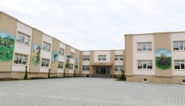Президент Ильхам Алиев и Первая леди Мехрибан Алиева приняли участие в открытии жилого комплекса «Гобу Парк-2» для вынужденных переселенцев (ФОТО)
