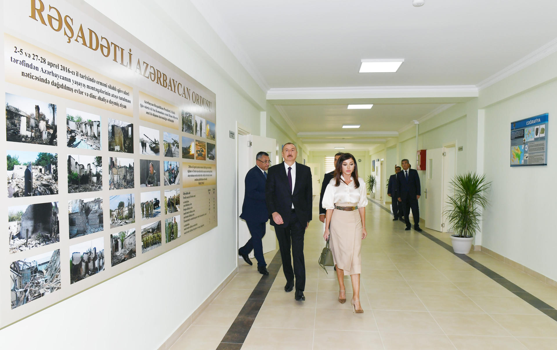 Президент Ильхам Алиев и Первая леди Мехрибан Алиева приняли участие в открытии жилого комплекса «Гобу Парк-2» для вынужденных переселенцев (ФОТО)