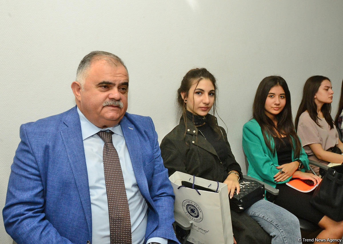 В Баку обсудили вопросы политики, экономики и безопасности между Азербайджаном, Россией и Турцией( ФОТО)