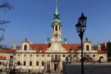 Параллельные миры в Баку, или Легенда о мифической принцессе (ФОТО)