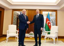 President Ilham Aliyev meets with Moldovan President Igor Dodon