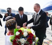 Президент Ильхам Алиев прибыл с рабочим визитом в Туркменистан (ФОТО) (версия 2)