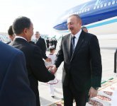 Президент Ильхам Алиев прибыл с рабочим визитом в Туркменистан (ФОТО) (версия 2)