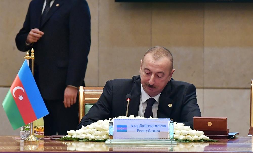 Президент Ильхам Алиев принял участие в заседании Совета глав государств СНГ в расширенном составе в Ашгабаде (ФОТО)