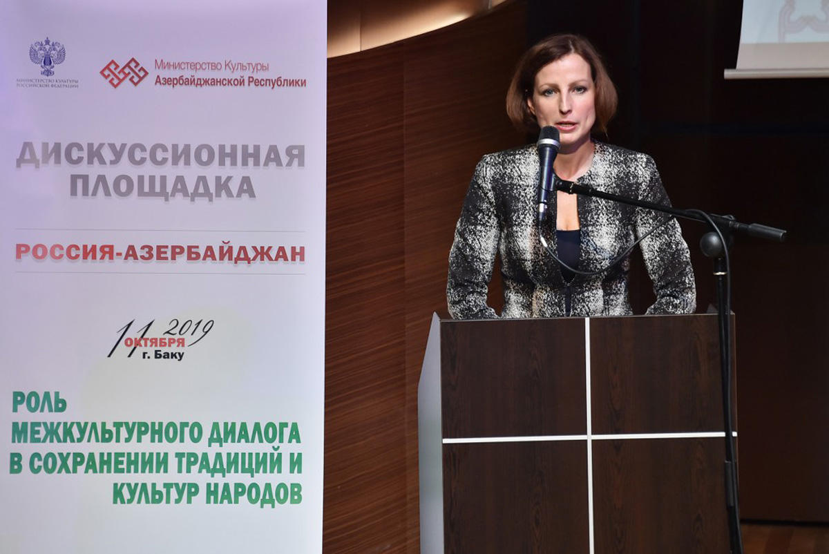 Дни России в Азербайджане. А какие девушки плывут, словно лебедушки, по сцене! (ФОТО)