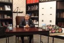 Азербайджанский писатель призвал правильно выбирать профессию для успешной жизни   (ФОТО)