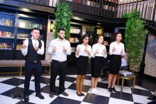 Необычный вечер в Баку - гимн Азербайджана и поэзия на жестовом языке (ФОТО)