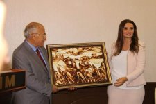 В Баку отметили юбилей узбекского литературоведа Бабахана Шарифа (ФОТО)