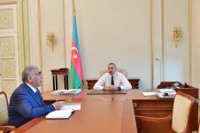 Президент Ильхам Алиев принял председателя правления Госагентства автомобильных дорог (ФОТО)