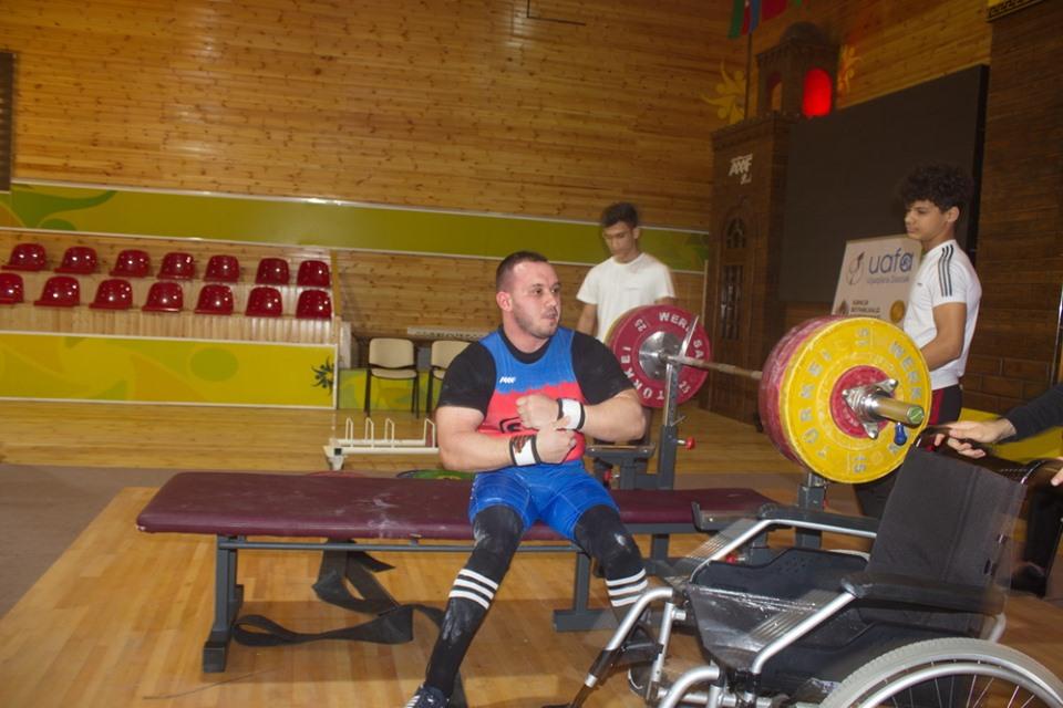 Определились победители открытого чемпионата Азербайджана по пауэрлифтингу (ФОТО)
