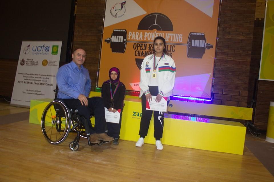 Определились победители открытого чемпионата Азербайджана по пауэрлифтингу (ФОТО)