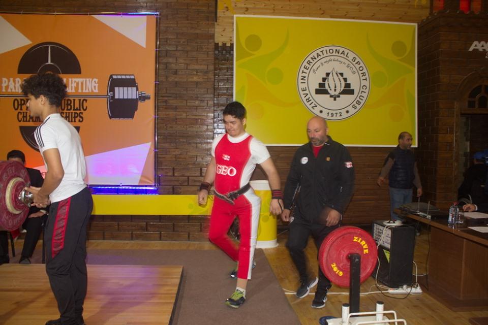 Определились победители открытого чемпионата Азербайджана по пауэрлифтингу (ФОТО)