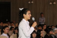 Важные вопросы и искренние ответы - Чингиз Абдуллаев встретился с читателями (ФОТО)