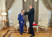 Президент Ильхам Алиев принял Рамиза Мехтиева и вручил ему орден «Гейдар Алиев» (ФОТО)