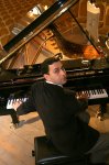 На телеканале Mezzo покажут концерт народного артиста Мурада Гусейнова (ВИДЕО)