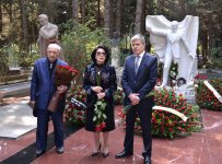 В Баку почтили память Муслима Магомаева - прошло 11 лет со дня смерти…(ФОТО)