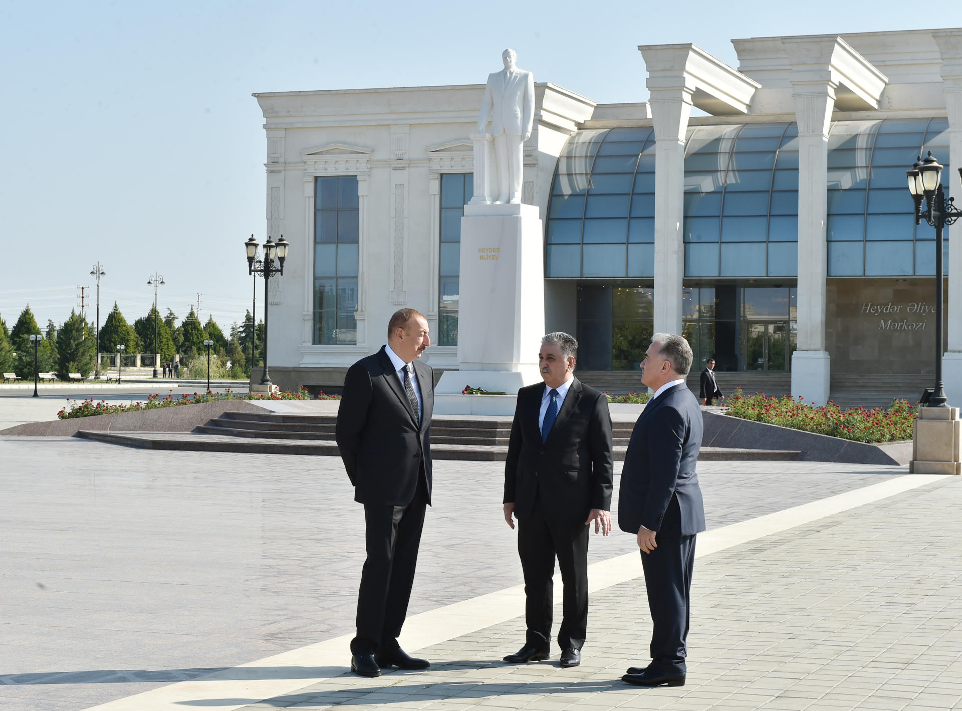 President Ilham Aliyev arrives in Aghdash district (PHOTO)