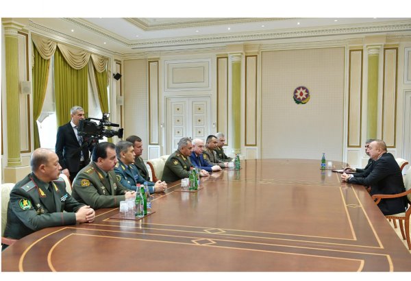 President Aliyev receives participants of CIS Council of Defense Ministers meeting (PHOTO)